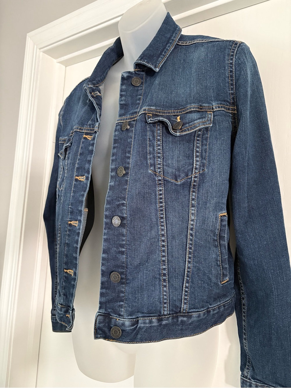 GAP Classic Blue Denim Jean Jacket Size S